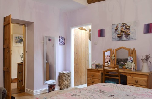 Buxworth Cottage | Cabin ∙ 1 bedroom ∙ 2 guests