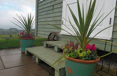 Barnoldswick Cottage | Cabin ∙ 1 bedroom ∙ 2 guests