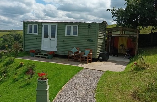 Barnoldswick Cottage | Cabin ∙ 1 bedroom ∙ 2 guests