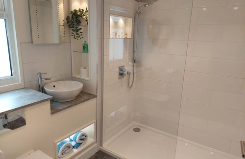 Liverton Cottage | Cabin ∙ 1 bedroom ∙ 2 guests
