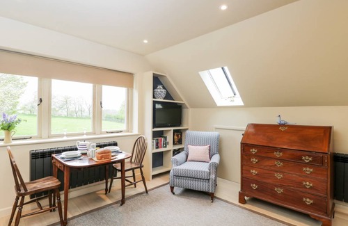 Warminster Cottage | Cabin ∙ 1 bedroom ∙ 2 guests