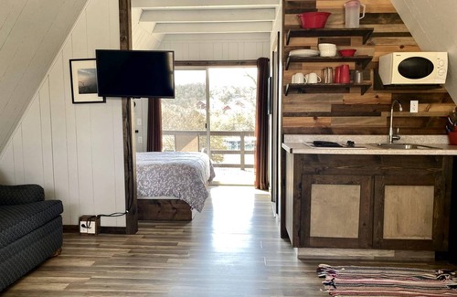 Indian Point Cabin | Cabin ∙ 1 bedroom ∙ 4 guests