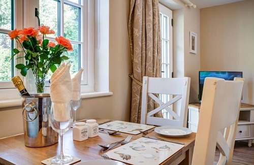 Burford Cottage | Cabin ∙ 1 bedroom ∙ 2 guests