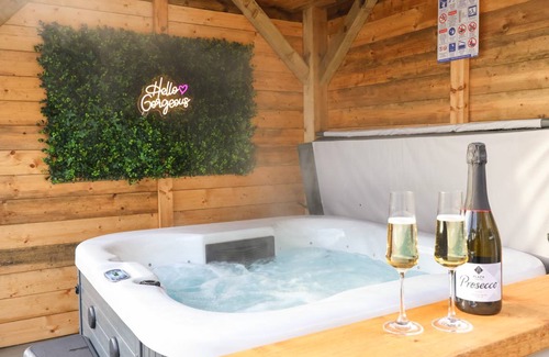 Hornsea Cottage | Cabin ∙ 1 bedroom ∙ 2 guests