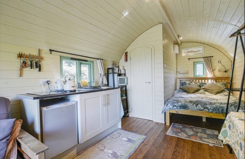 Axminster Cottage | Cabin ∙ 1 bedroom ∙ 2 guests