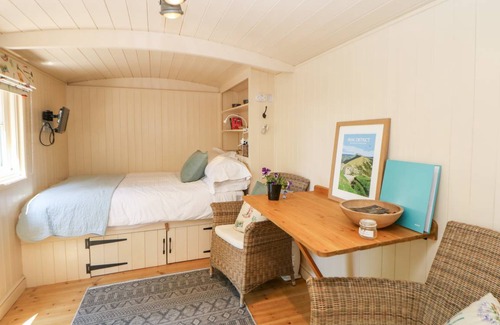 Castleton Cottage | Cabin ∙ 1 bedroom ∙ 2 guests