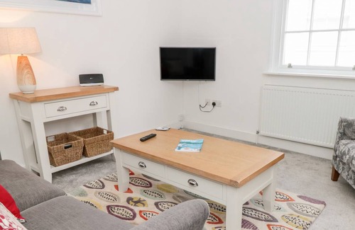 Dartmouth Cottage | Cabin ∙ 1 bedroom ∙ 2 guests