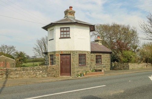 Malltraeth Cottage | Cabin ∙ 1 bedroom ∙ 2 guests