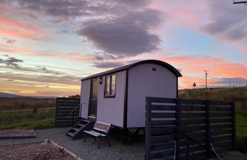 Lonmore Cottage | Cabin ∙ 1 bedroom ∙ 2 guests