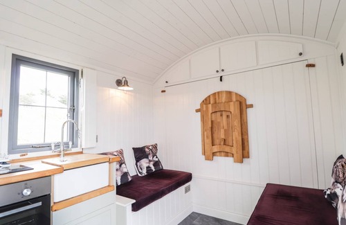 Lonmore Cottage | Cabin ∙ 1 bedroom ∙ 2 guests