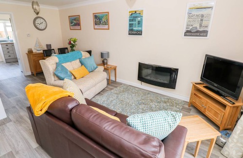 Hundleton Cottage | Cabin ∙ 1 bedroom ∙ 2 guests