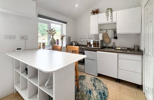 Chipstead Cottage | Cabin ∙ 1 bedroom ∙ 2 guests