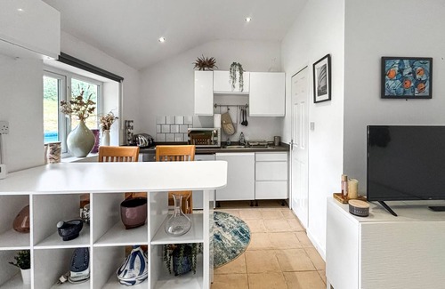 Chipstead Cottage | Cabin ∙ 1 bedroom ∙ 2 guests