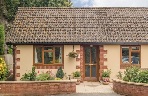 Plymtree Cottage | Cabin ∙ 1 bedroom ∙ 2 guests
