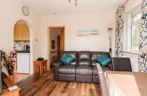 Cromer Cottage | Cabin ∙ 1 bedroom ∙ 2 guests