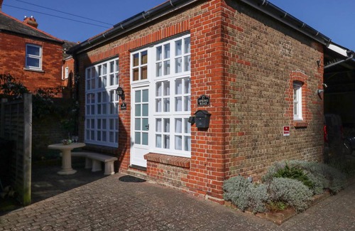Weymouth Cottage | Cabin ∙ 1 bedroom ∙ 2 guests