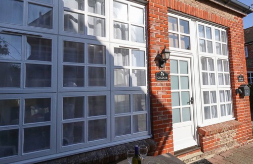 Weymouth Cottage | Cabin ∙ 1 bedroom ∙ 2 guests
