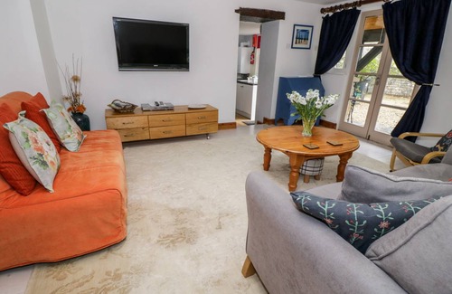 Swineford Cottage | Cabin ∙ 1 bedroom ∙ 2 guests