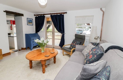 Swineford Cottage | Cabin ∙ 1 bedroom ∙ 2 guests