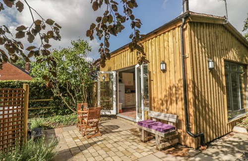 Rugeley Cottage | Cabin ∙ 1 bedroom ∙ 2 guests