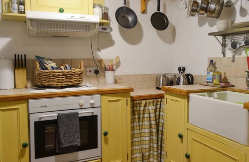 Gretna Cottage | Cabin ∙ 1 bedroom ∙ 2 guests