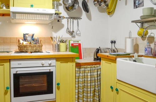 Gretna Cottage | Cabin ∙ 1 bedroom ∙ 2 guests