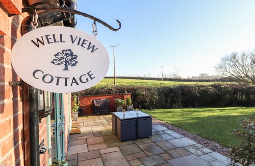 Cheshire West and Chester Cottage | Cabin ∙ 1 bedroom ∙ 4 guests