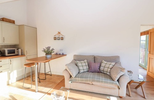 Cheshire West and Chester Cottage | Cabin ∙ 1 bedroom ∙ 4 guests
