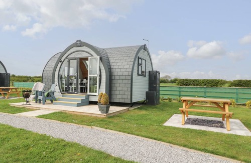 Hornsea Cottage | Cabin ∙ 1 bedroom ∙ 4 guests