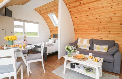 Hornsea Cottage | Cabin ∙ 1 bedroom ∙ 4 guests
