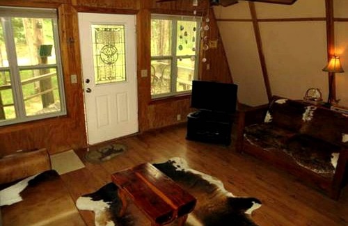 New Ulm Cabin | Cabin ∙ 1 bedroom ∙ 5 guests