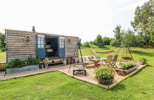 Redmile Cottage | Cabin ∙ 1 bedroom ∙ 2 guests