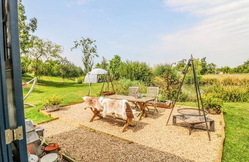 Redmile Cottage | Cabin ∙ 1 bedroom ∙ 2 guests