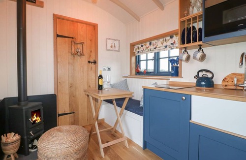 Redmile Cottage | Cabin ∙ 1 bedroom ∙ 2 guests