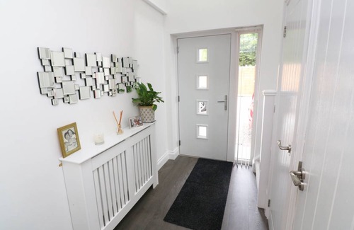 Carlyon Bay Cottage | Cabin ∙ 1 bedroom ∙ 2 guests