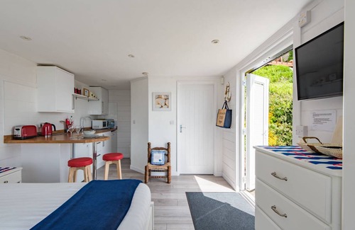 Folkestone Cottage | Cabin ∙ 1 bedroom ∙ 2 guests