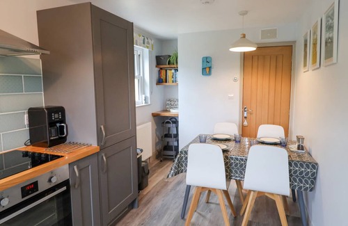 Lyme Regis Cottage | Cabin ∙ 1 bedroom ∙ 4 guests