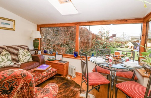 Tunstead Cottage | Cabin ∙ 1 bedroom ∙ 2 guests