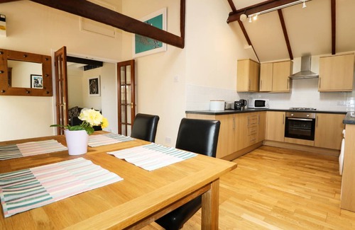 Tattenhall Cottage | Cabin ∙ 1 bedroom ∙ 2 guests