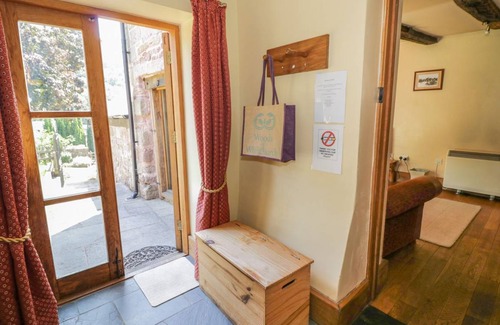 Whitchurch Cottage | Cabin ∙ 1 bedroom ∙ 2 guests