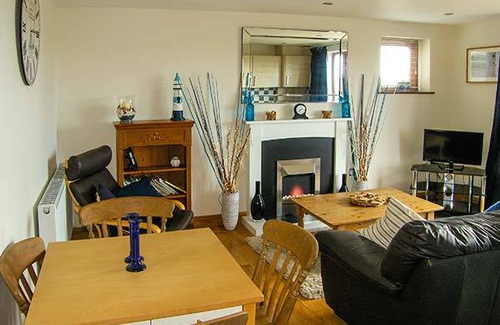 Y Felinheli Cottage | Cabin ∙ 1 bedroom ∙ 2 guests