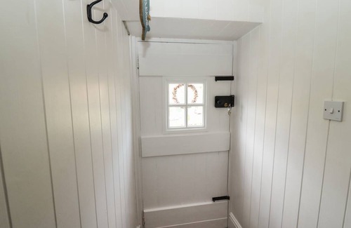 Sandsend Cottage | Cabin ∙ 1 bedroom ∙ 2 guests