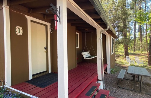 Payson Cabin | Cabin 1 - Sweetheart Deluxe Cabin - Two-room Cabin w/Indoor Jacuzzi