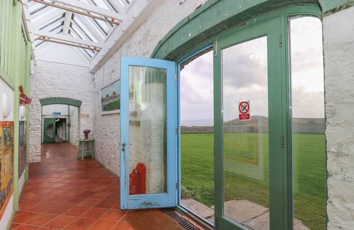 St Brides Cottage | Cabin ∙ 10 bedrooms ∙ 51 guests
