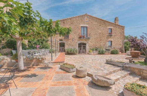 Fontanilles Cottage | Cabin ∙ 10 bedrooms ∙ 15 guests