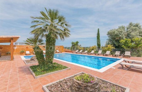 Fontanilles Cottage | Cabin ∙ 10 bedrooms ∙ 15 guests