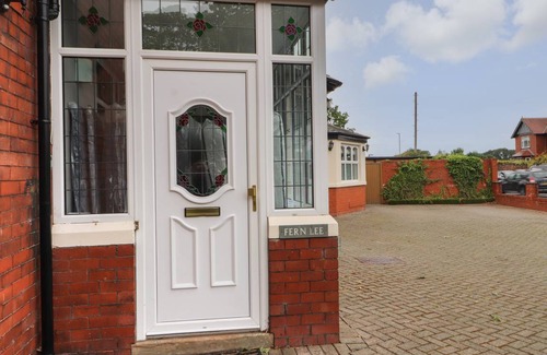Carlisle Cottage | Cabin ∙ 10 bedrooms ∙ 20 guests