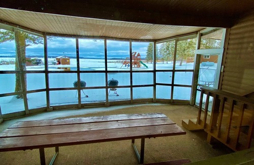Hines Apartment | Cabin 11 Lakefront Family Resort