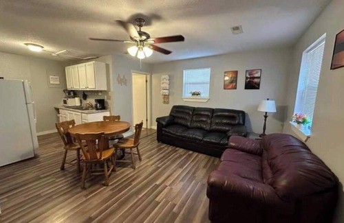 Piedmont Cabin | Cabin #118 LodgeForAllSeasons 1/2 mile-2 min drive to a marina & Clearwater Lake