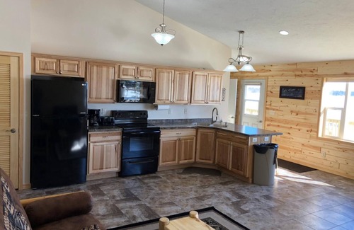 Hines Apartment | Cabin 12 Lakefront Family Resort